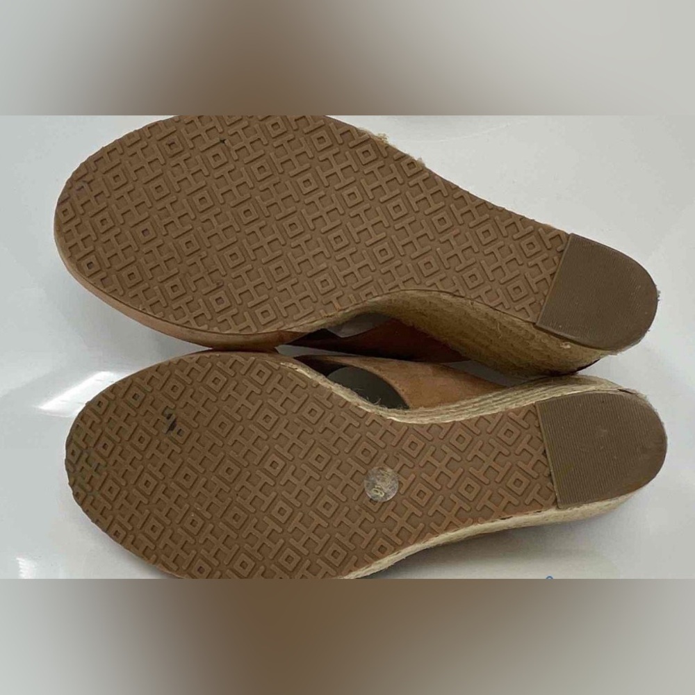 Tory Burch Tan Women's Sandals with Gold Logo Accent - Picture 4 of 6